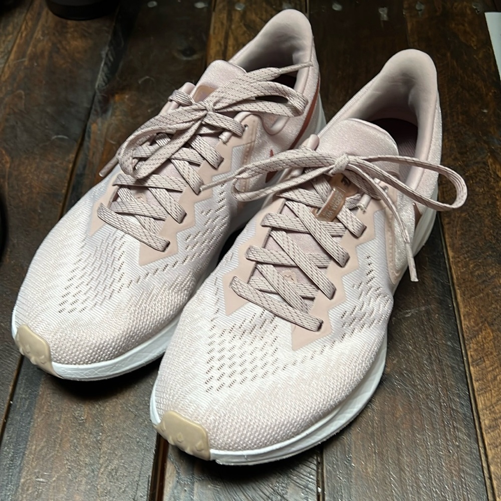 Rose Gold Women’s Nikes Size 8.5